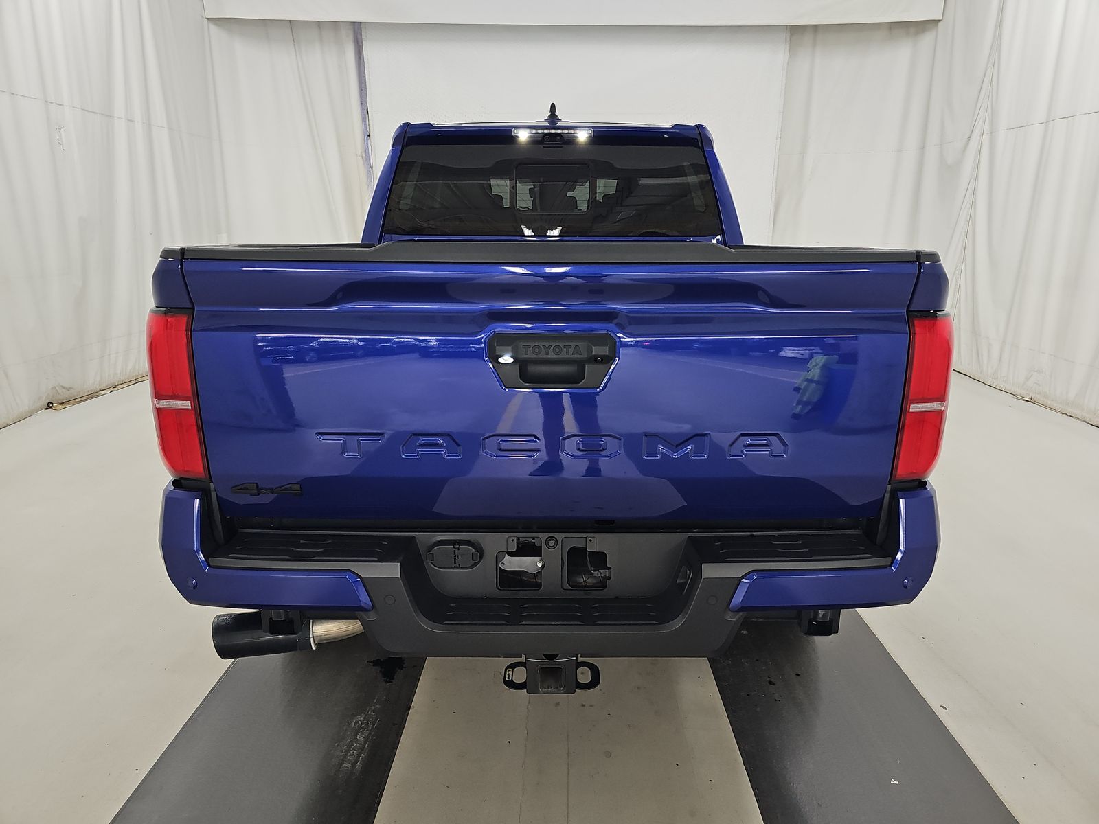 Фото 2025 Toyota Tacoma TRD Sport Crew Cab Medium Bed
