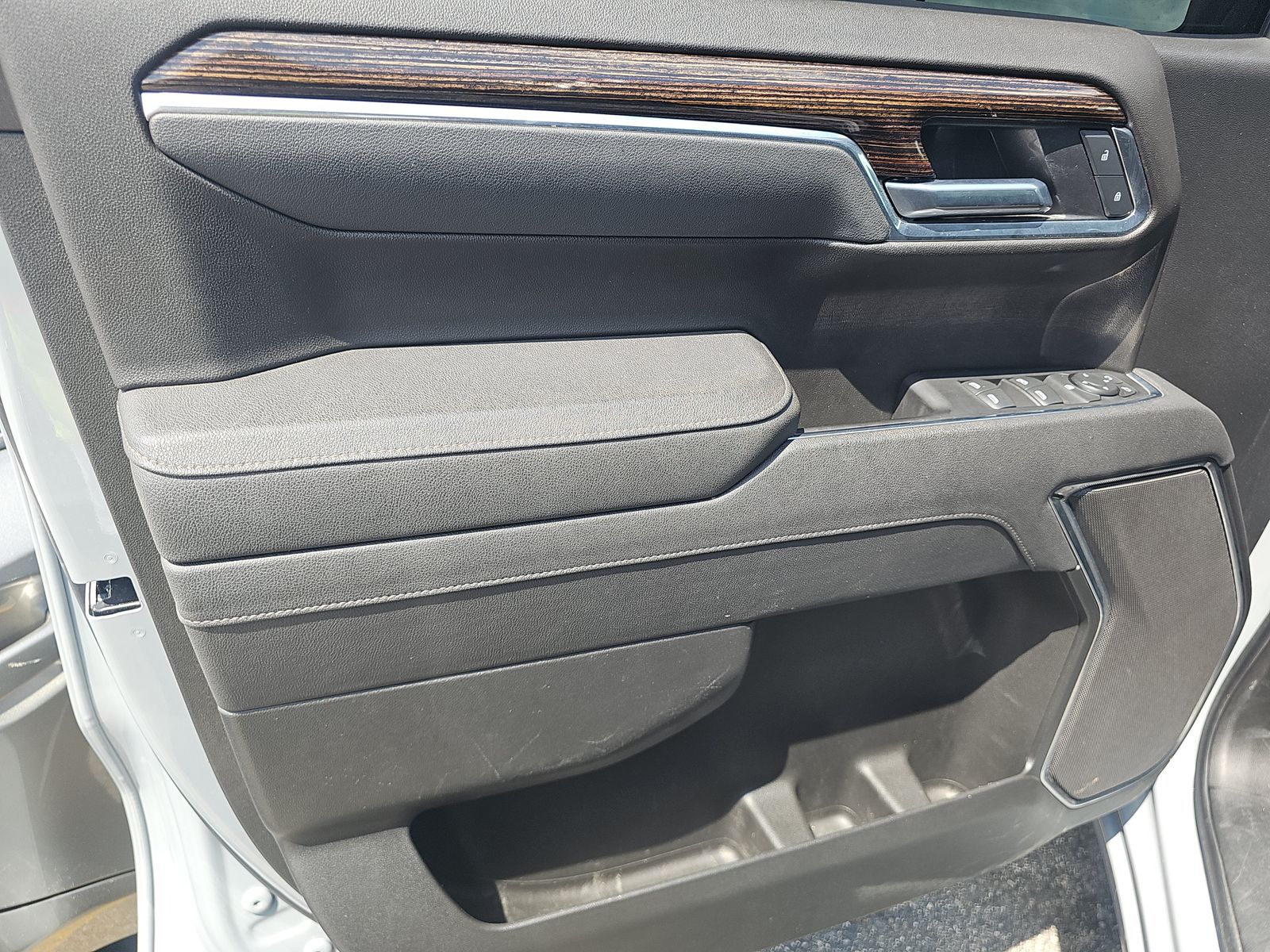 Фото 2025 GMC Sierra 1500 SLE Crew Cab Short Bed 3SA