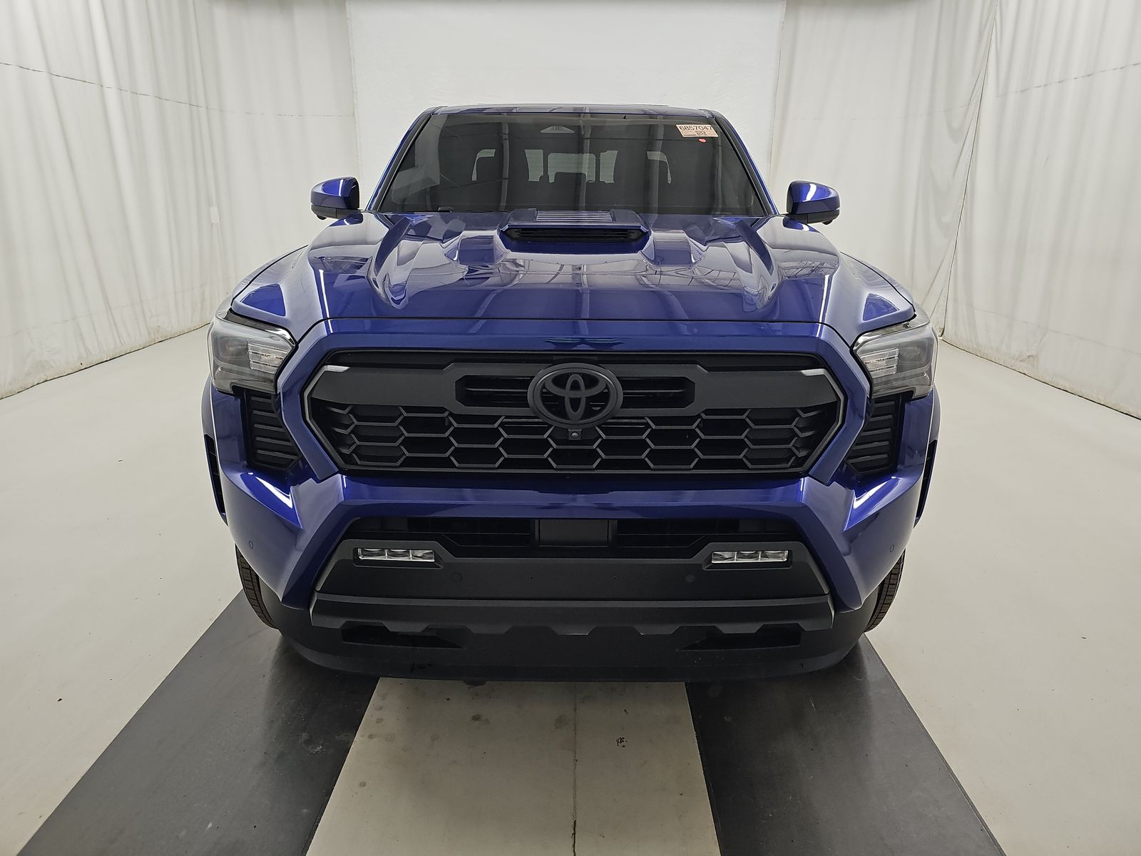 Фото 2025 Toyota Tacoma TRD Sport Crew Cab Medium Bed