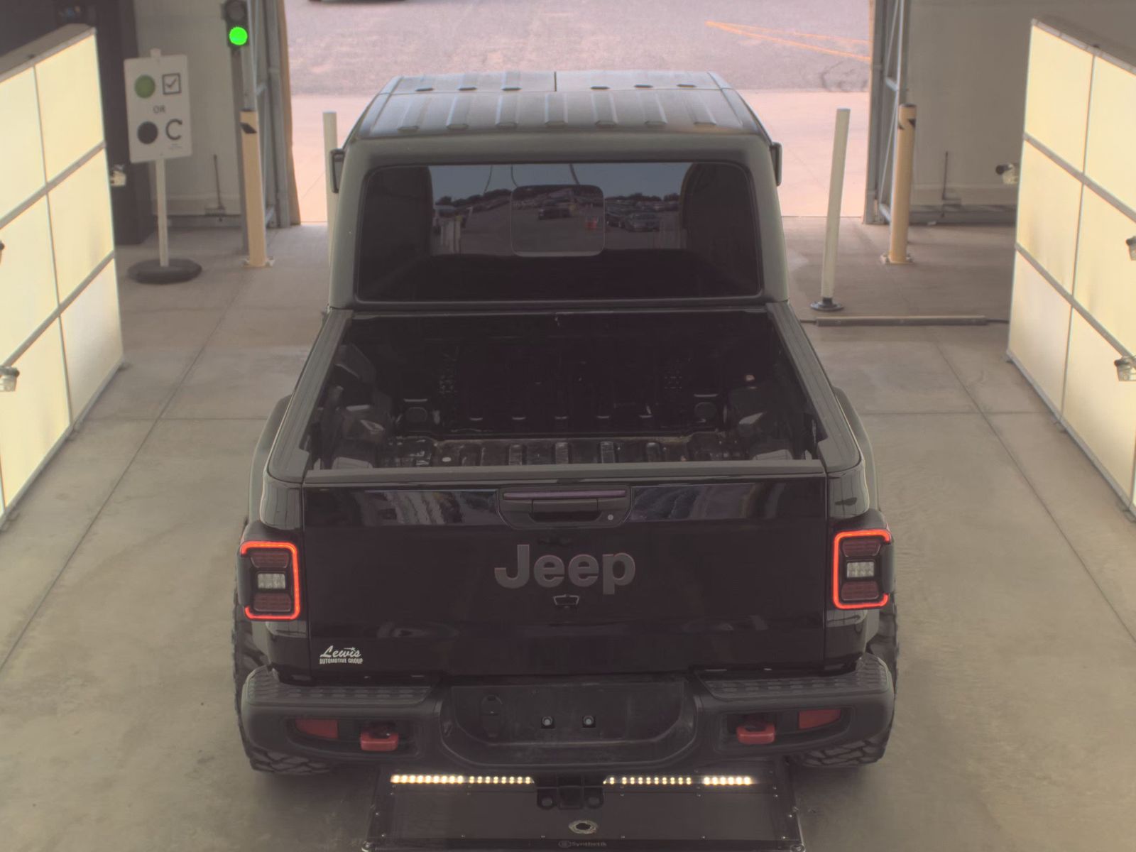 Фото 2025 Jeep Gladiator Rubicon Crew Cab Medium Bed
