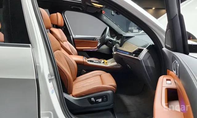 Фото BMW X7 xDrive40i Pure Excellence 6-seater