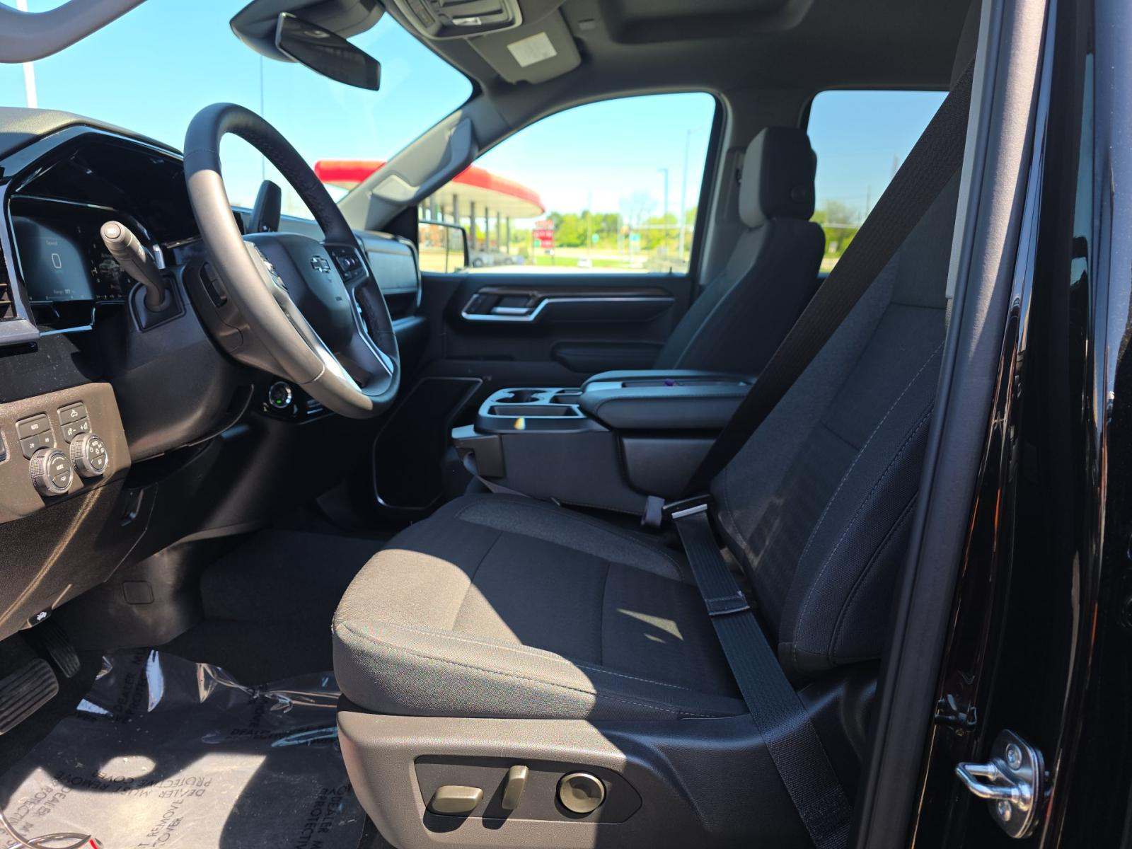 Фото 2026 Chevrolet Silverado 1500 RST Crew Cab Short Bed 1SP