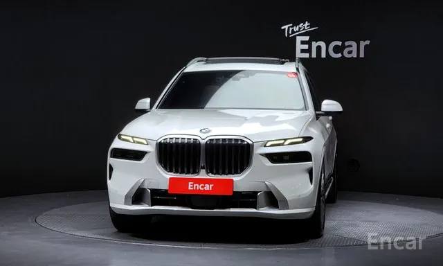 Фото BMW X7 xDrive40i Pure Excellence 6-seater