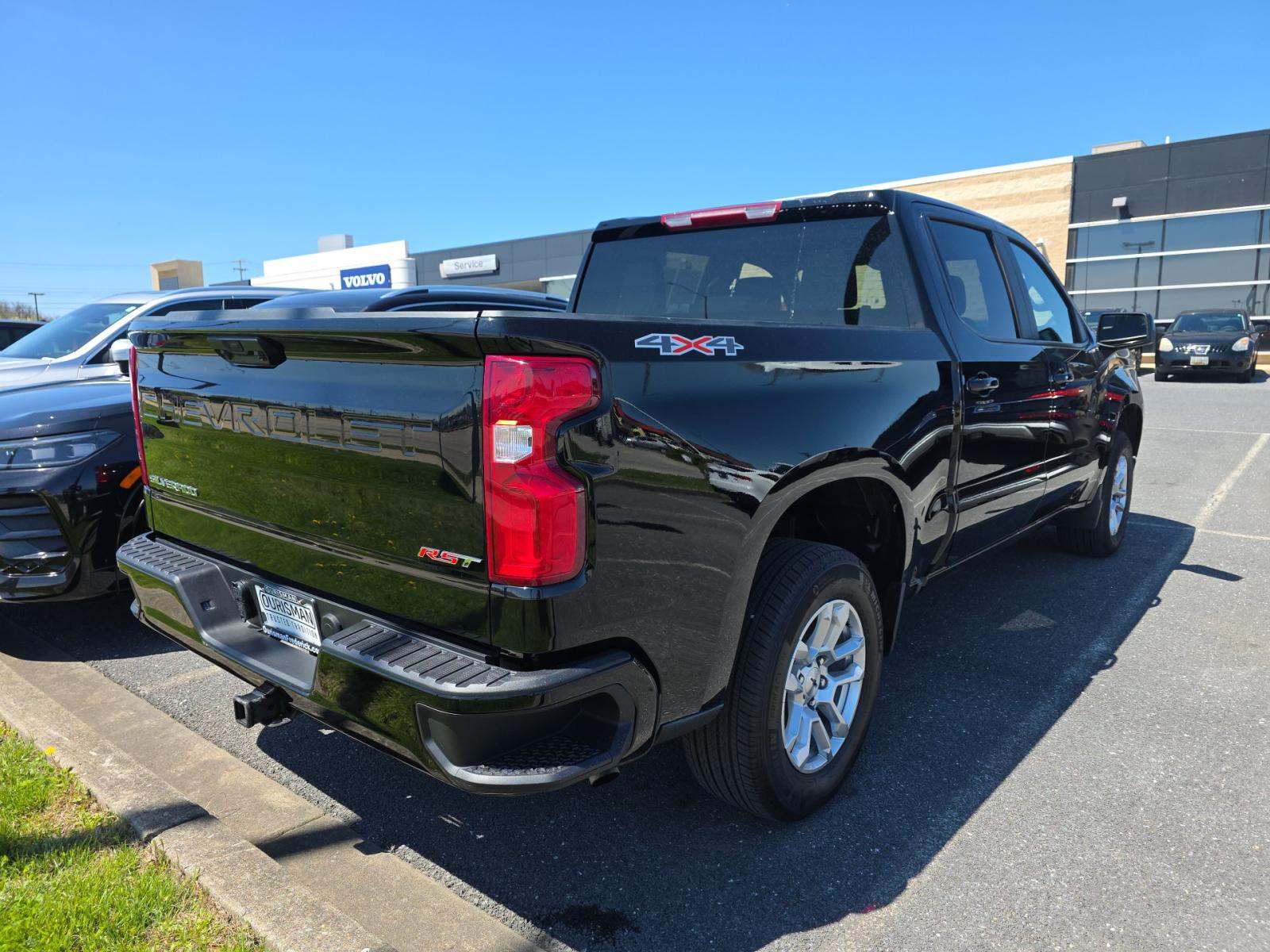 Фото 2026 Chevrolet Silverado 1500 RST Crew Cab Short Bed 1SP